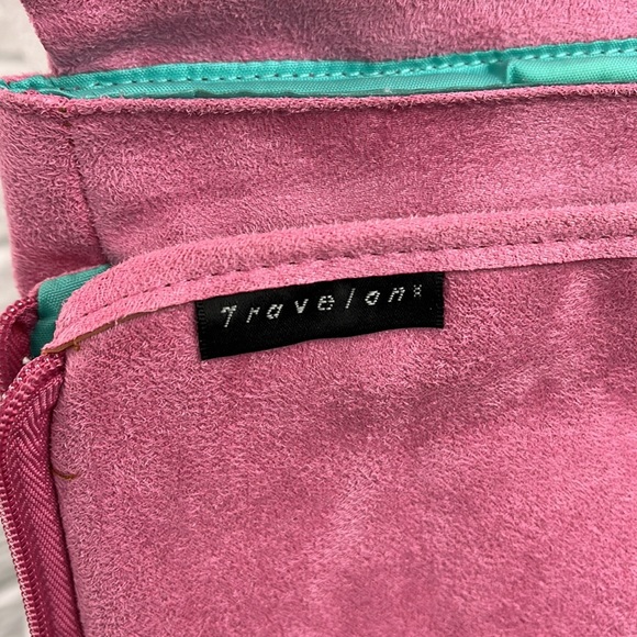 TRAVELON MESSENGER TRAVEL FAUX PINK SUEDE NYLON BAG - Picture 4 of 16